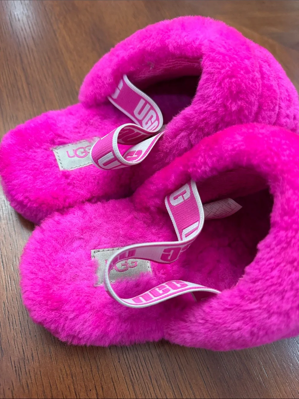 UGG Fluff Slide Slippers Shoes Slingbacks in Bright Pink Kids Size 3 Faux Fur